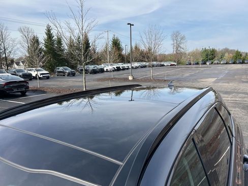 Certified 2022 Kia Sorento SX image 9