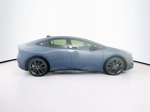 Used 2026 Toyota Prius XLE FWD image 10