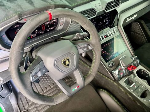 Used 2024 Lamborghini Urus Performante AWD/4WD image 14