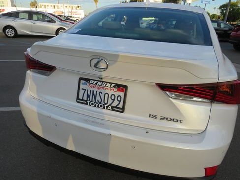Used 2017 Lexus IS 200t image 12