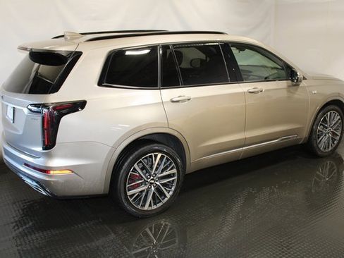 Certified 2023 Cadillac XT6 Sport image 5