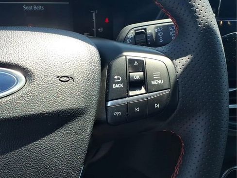 Used 2025 Ford Escape ST-Line Select AWD/4WD image 14