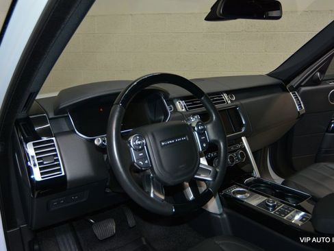 Used 2016 Land Rover Range Rover HSE image 11