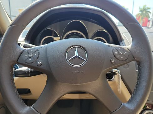 Used 2010 Mercedes-Benz C 300 Sedan image 21