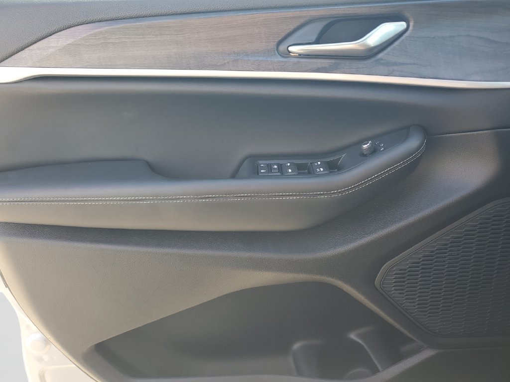 Used 2026 Jeep Grand Cherokee Altitude RWD image 19