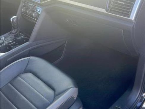 Used 2022 Volkswagen Atlas SEL Premium image 18