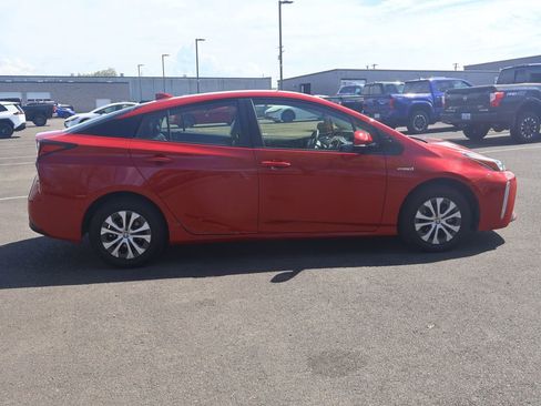 Used 2019 Toyota Prius XLE w/ Advanced Technology Package image 7