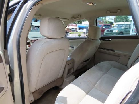 Used 2008 Chevrolet Impala LT FWD image 9