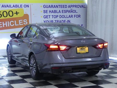 Used 2025 Nissan Altima 2.5 SV image 5