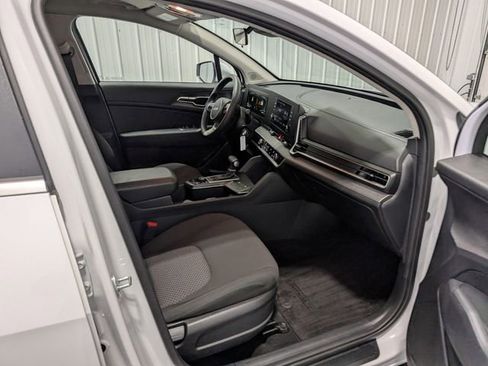 Used 2025 Kia Sportage LX image 26