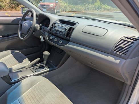 Used 2006 Toyota Camry LE FWD image 30