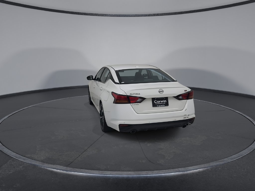 Used 2025 Nissan Altima 2.5 SR FWD image 13
