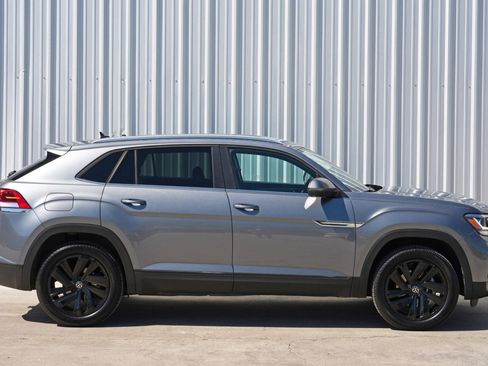 Used 2023 Volkswagen Atlas Cross Sport SE w/ Black Wheel Package image 50