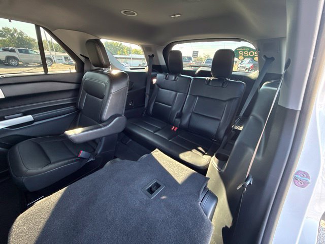 Used 2022 Ford Explorer Limited w/ Equipment Group 301A AWD/4WD image 31