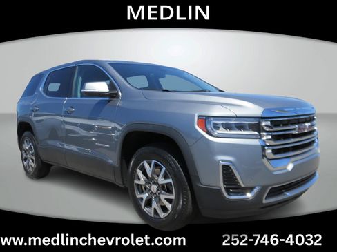 Used 2023 GMC Acadia SLE FWD image 2