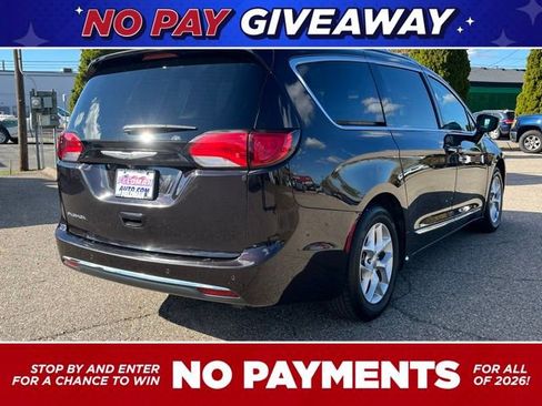 Used 2019 Chrysler Pacifica Touring-L Plus w/ Tire & Wheel Group image 5