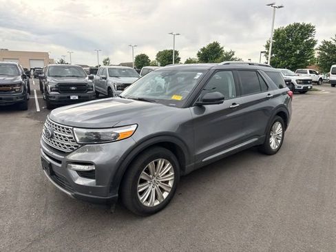 Used 2021 Ford Explorer Limited w/ Equipment Group 301A AWD/4WD image 3