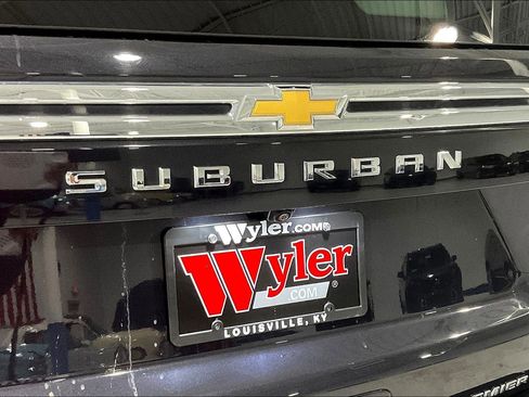 Used 2023 Chevrolet Suburban Premier AWD/4WD image 24