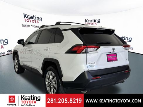 Used 2025 Toyota RAV4 XLE Premium image 7