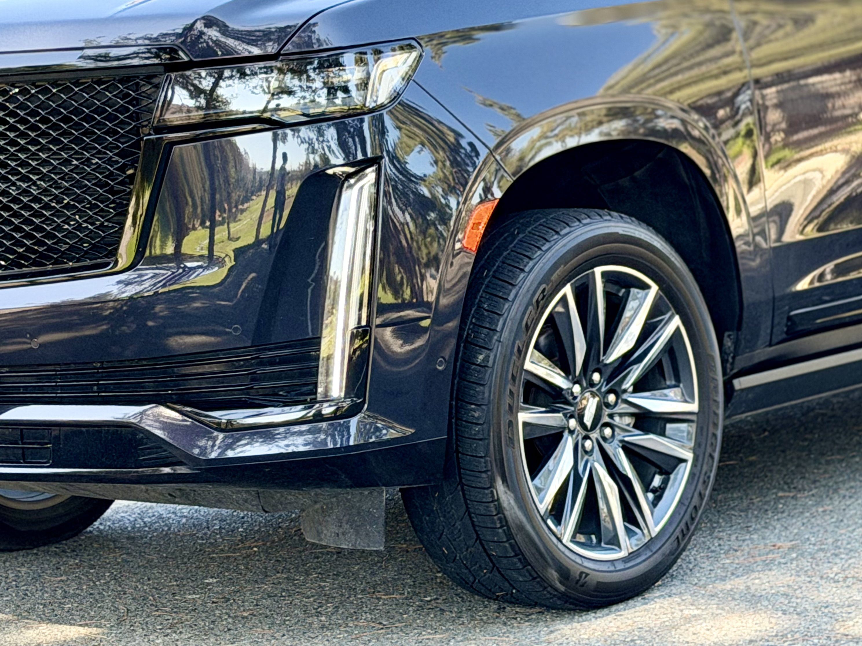 Used 2023 Cadillac Escalade ESV Sport w/ Touring Package AWD/4WD image 6