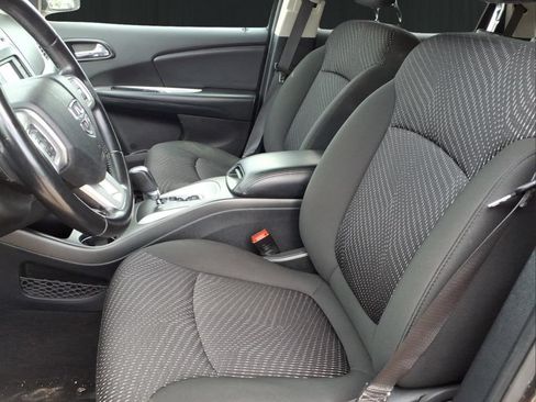 Used 2020 Dodge Journey SE w/ SE Popular Equipment Group FWD image 11