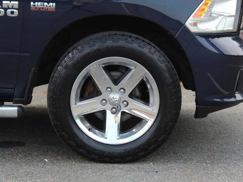 Used 2015 RAM 1500 Express AWD/4WD image 29