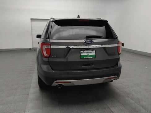 Used 2017 Ford Explorer XLT w/ Equipment Group 202A FWD image 6