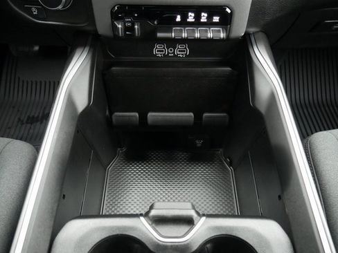 Used 2025 RAM 1500 Big Horn image 25