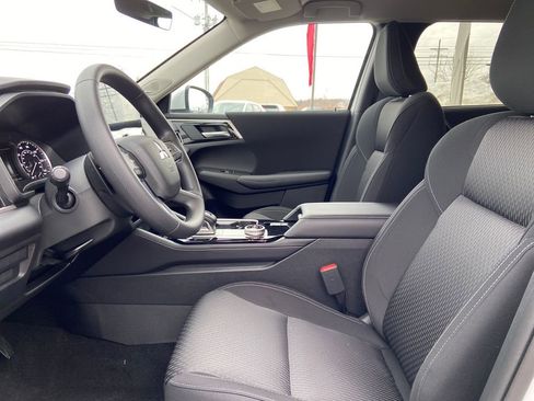 New 2026 Mitsubishi Outlander ES FWD image 10