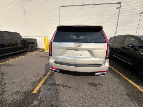 Used 2022 Cadillac Escalade Premium Luxury w/ Touring Package AWD/4WD image 7