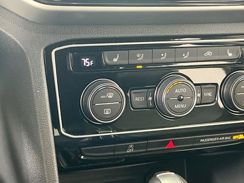 Used 2023 Volkswagen Atlas SE image 19