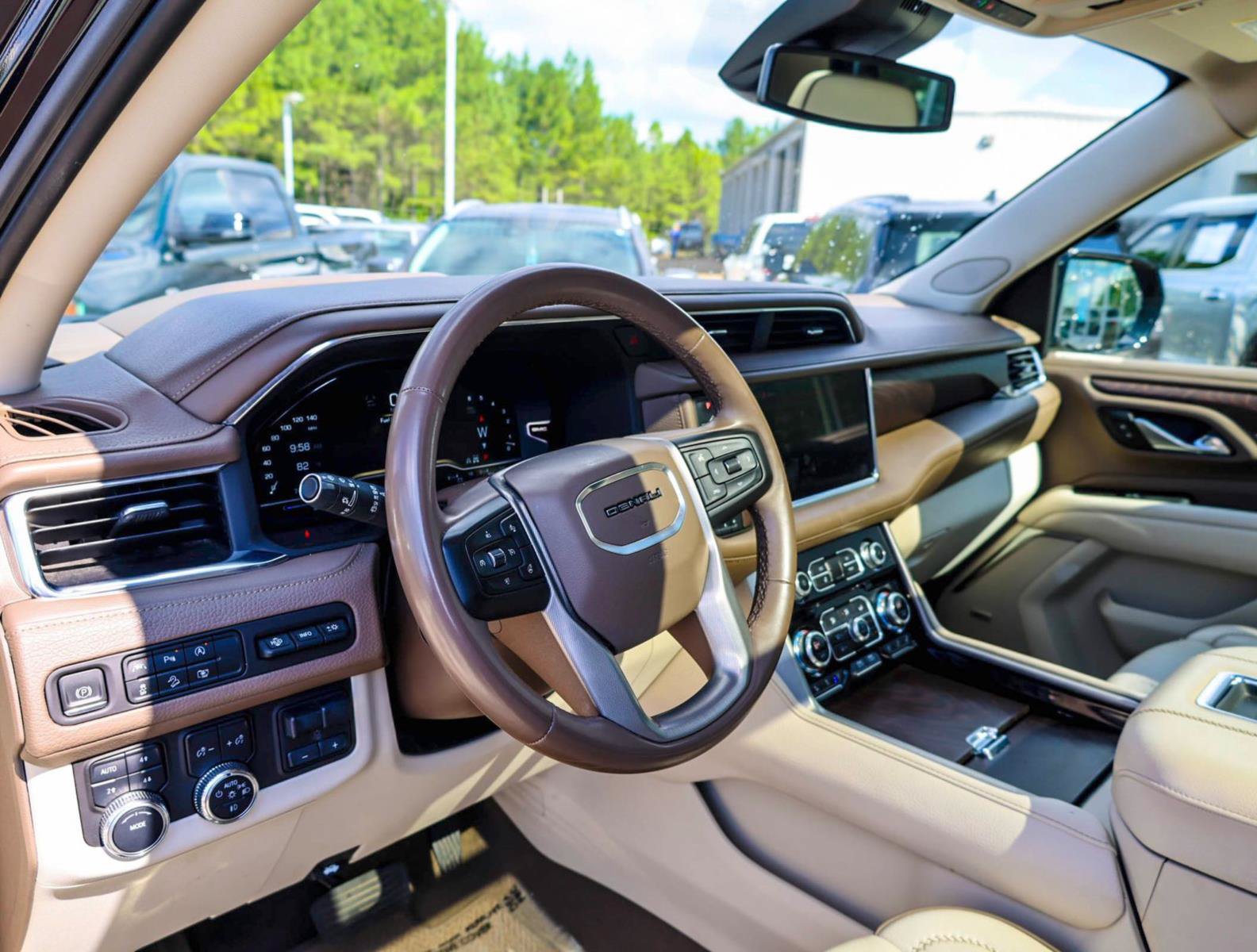 Used 2023 GMC Yukon Denali w/ Max Trailering Package AWD/4WD image 15