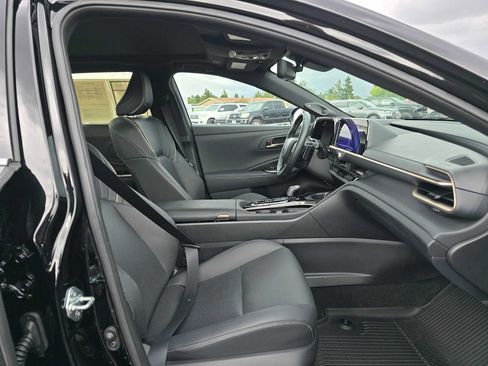 Used 2025 Toyota Crown Signia w/ Advanced Technology Package AWD/4WD image 10