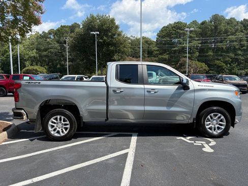 Used 2023 Chevrolet Silverado 1500 LT AWD/4WD image 4