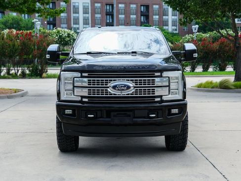 Used 2018 Ford F250 Platinum w/ Platinum Ultimate Package AWD/4WD image 4