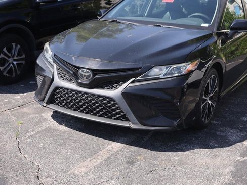 Used 2018 Toyota Camry SE w/ Convenience Package FWD image 5