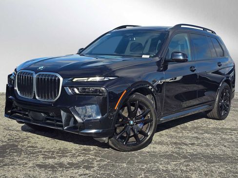 Used 2023 BMW X7 xDrive40i w/ M Sport Package image 1
