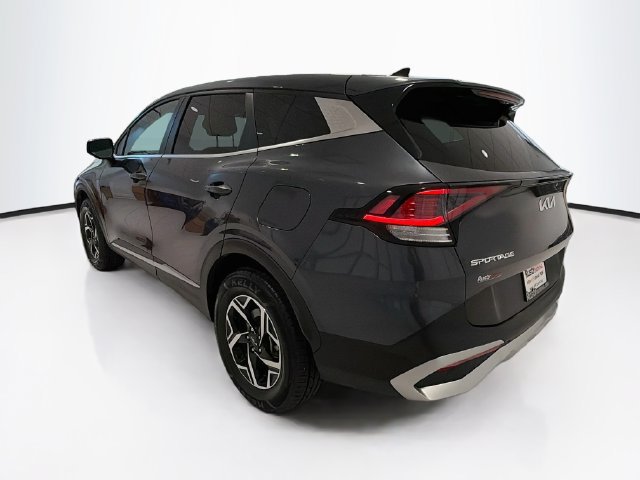 Used 2023 Kia Sportage LX AWD/4WD image 6