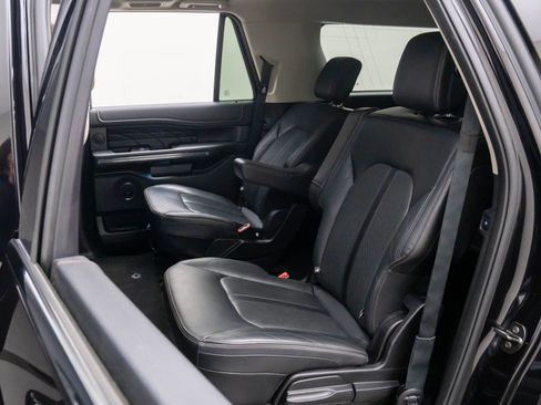 Used 2019 Ford Expedition Max Platinum image 17