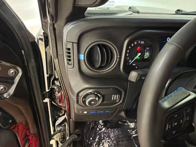 Used 2025 Jeep Wrangler Unlimited Rubicon 4xe w/ Safety Group AWD/4WD image 15