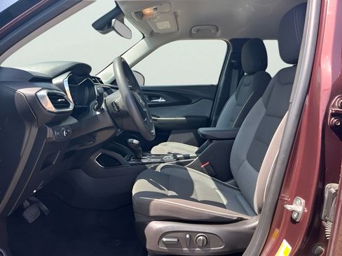 Used 2023 Chevrolet TrailBlazer LT FWD image 15