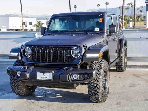 Used 2025 Jeep Wrangler Unlimited Sport AWD/4WD image 4