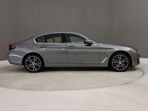 Used 2023 BMW 530e w/ Premium Package RWD image 6