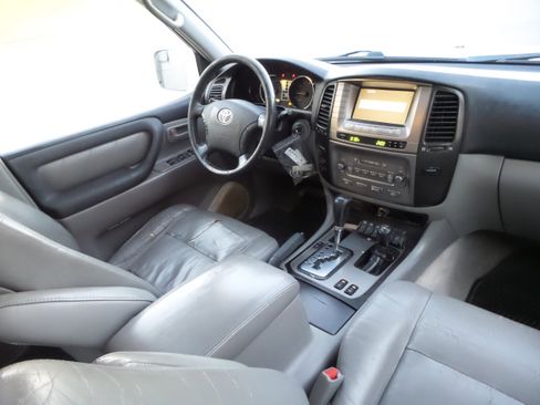Used 2003 Toyota Land Cruiser image 55