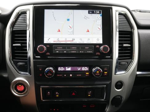 Used 2021 Nissan Titan SV w/ SV Convenience Package image 20