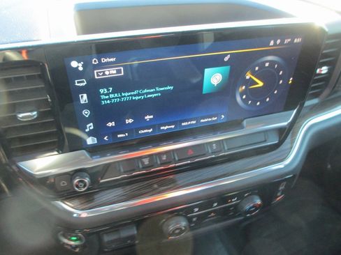 Used 2024 Chevrolet Silverado 3500 LT image 24