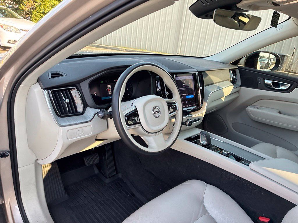 Used 2025 Volvo XC60 B5 Plus w/ Protection Package AWD/4WD image 28