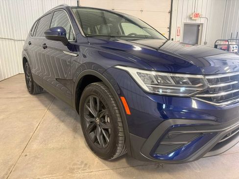 Used 2024 Volkswagen Tiguan SE w/ Panoramic Sunroof Package AWD/4WD image 10