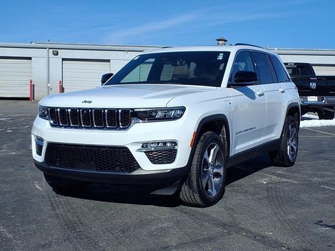 Used 2023 Jeep Grand Cherokee 4xe w/ Luxury Tech Group II image 2