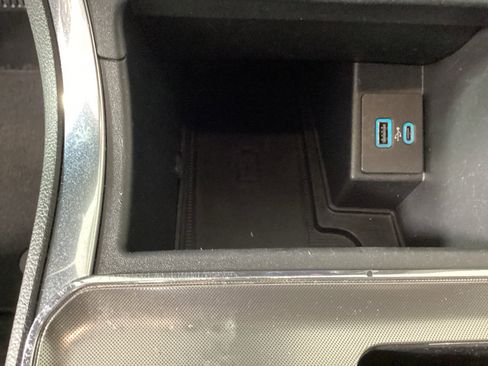 Used 2024 Ford Edge Titanium image 26